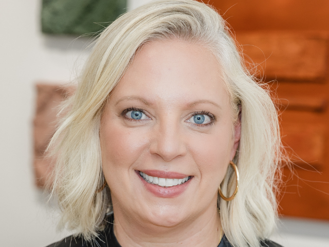 Liz Kamins